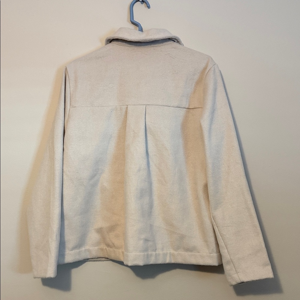 Banana Republic women’s size medium cream snap jacket.  NWT Great - Picture 6 of 6